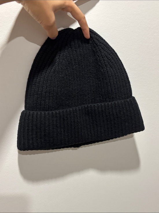 GAP Other - GAP Black Ribbed Knit Cuffed Beanie